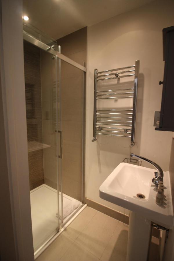 Well Appointed Garden Condo In Kensington Olympia London Exterior photo