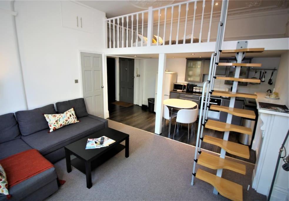 Well Appointed Garden Condo In Kensington Olympia London Exterior photo